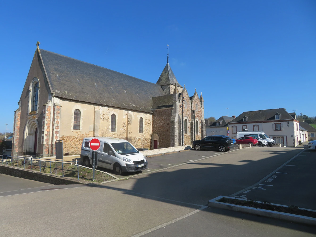 amenagement-place-eglise-et-creation-square-nuille-sur-vicoin