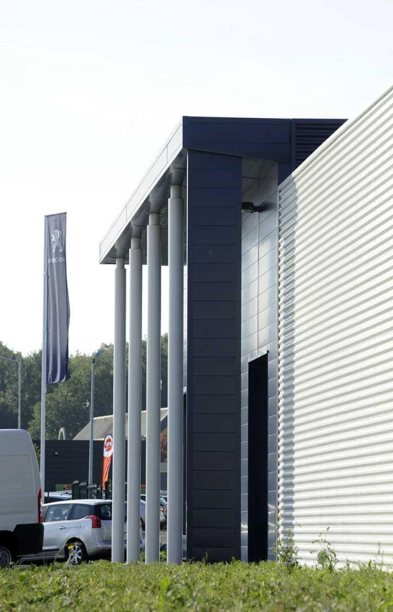 construction-agence-peugeot-beaucouze-facade