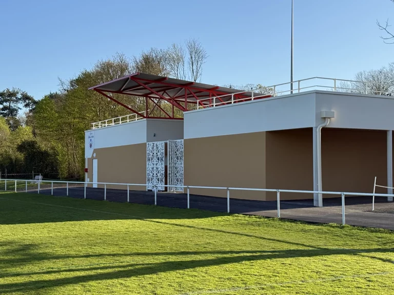 construction-vestiaires-football-chateaur-gontier-perspective